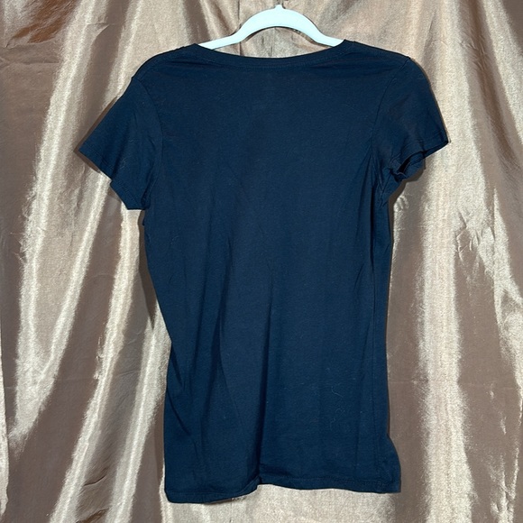 Women’s black tee with design - Picture 4 of 5